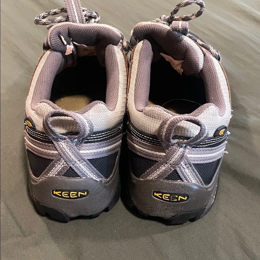 KEEN Women’s Brown Steel Toe Utility Shoes - Picture 4 of 5